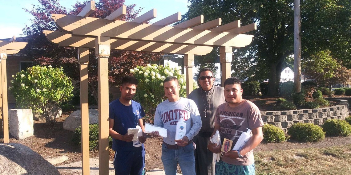 Br. Uriel With Migrants